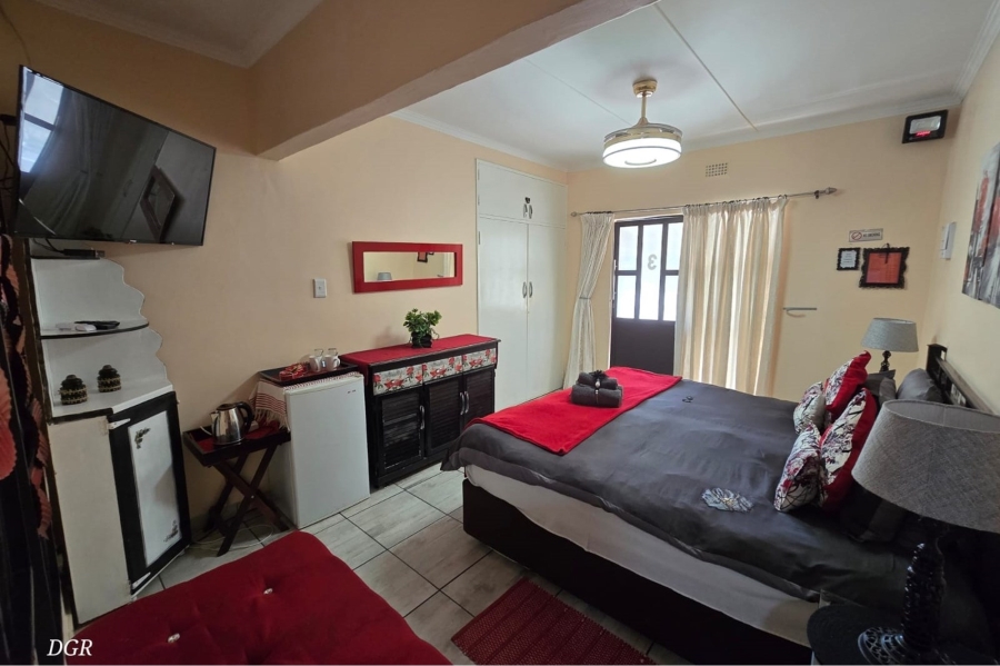 10 Bedroom Property for Sale in Rhodesdene Northern Cape